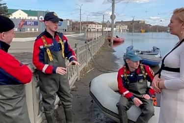 В эти дни депутаты работают в пострадавших территориях